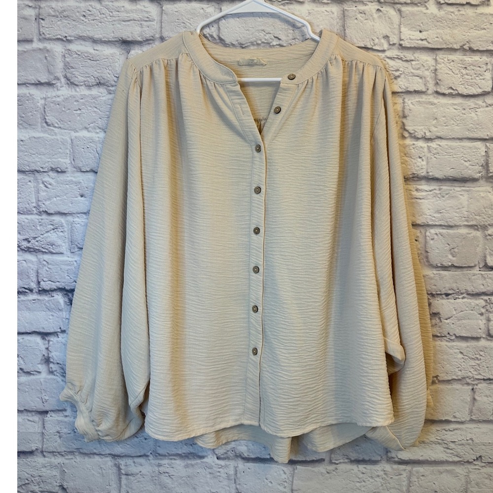 EASEL Los Angeles Beige Textured Button Up Long Sleeve Blouse Top Womens M